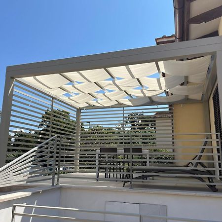 Appartamento In Villa A Tirrenia, Eleganza E Comfort A Pochi Passi Dal Mare Pisa Eksteriør bilde